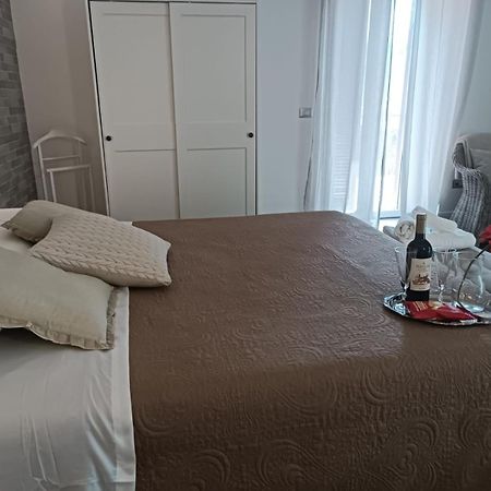 Casa Rosamari - Su Lago Di Posta Fibreno, Appartamento Con Camino Eksteriør bilde